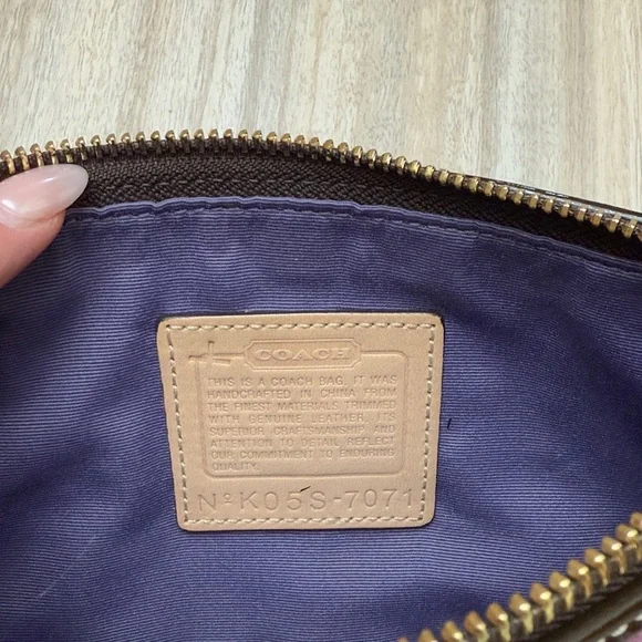 Vintage Coach Holiday Patchwork Demi Bag # 7071 from 2005 like new - Picture 5 of 8